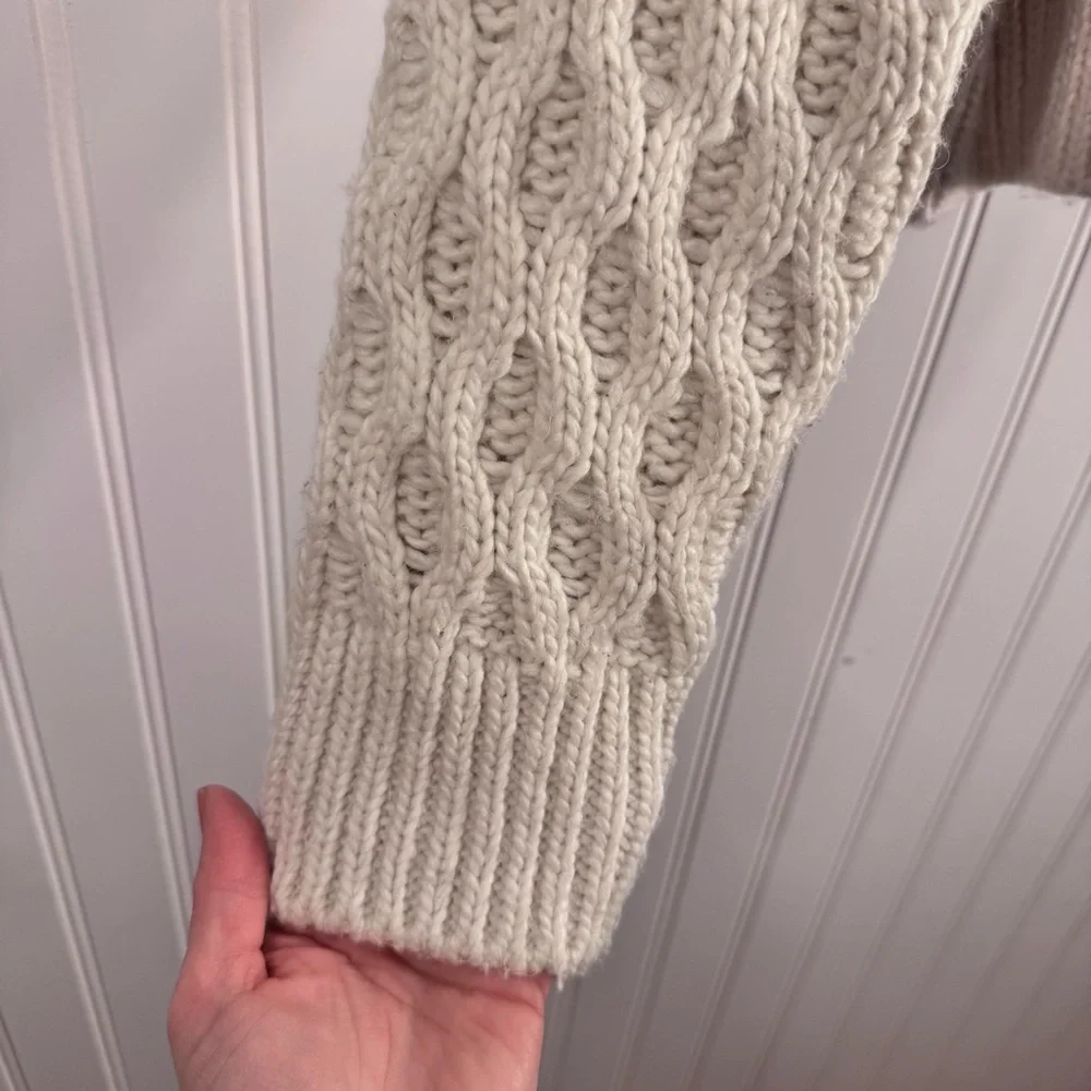 H&M Cable Knit Chunky Cropped Turtleneck Sweater Cream Women’s Size Small